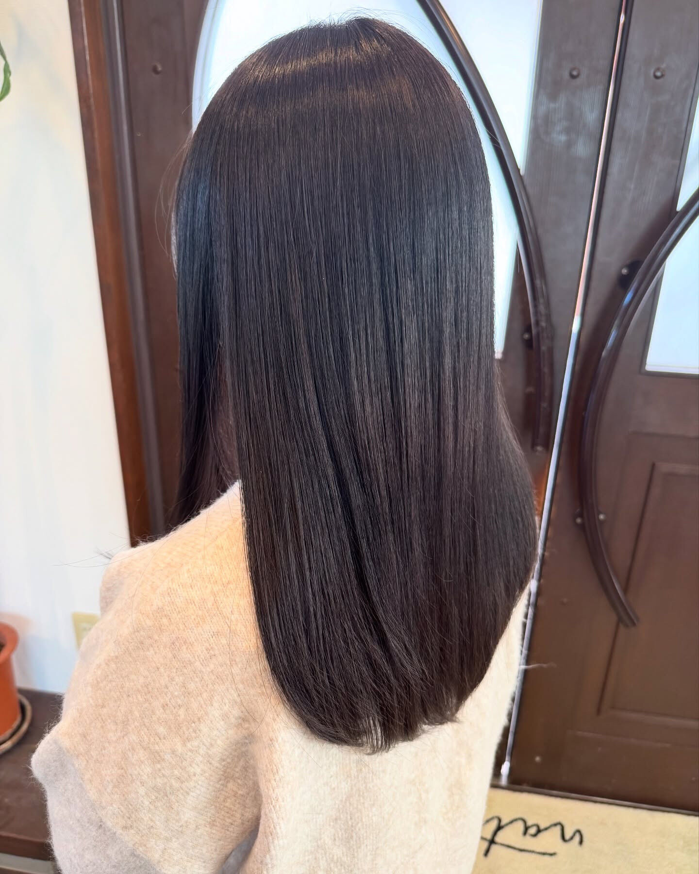 落ち着いた透明感のあるグレージュに✨